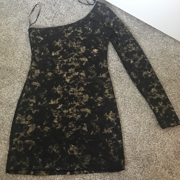 Forever 21 One Long Sleeve Dress - Picture 4 of 5